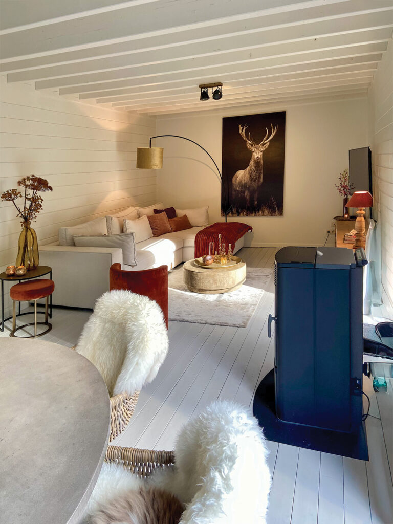Inrichting Decoratie Ardennen Chalet Schilderen houten balken vloer